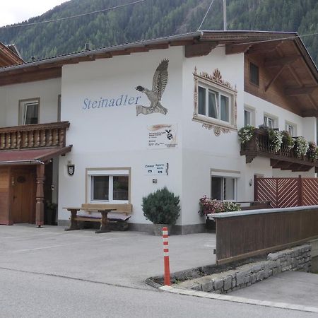Pension Steinadler ノイシュティフト・イム・シュトゥーバイタール エクステリア 写真